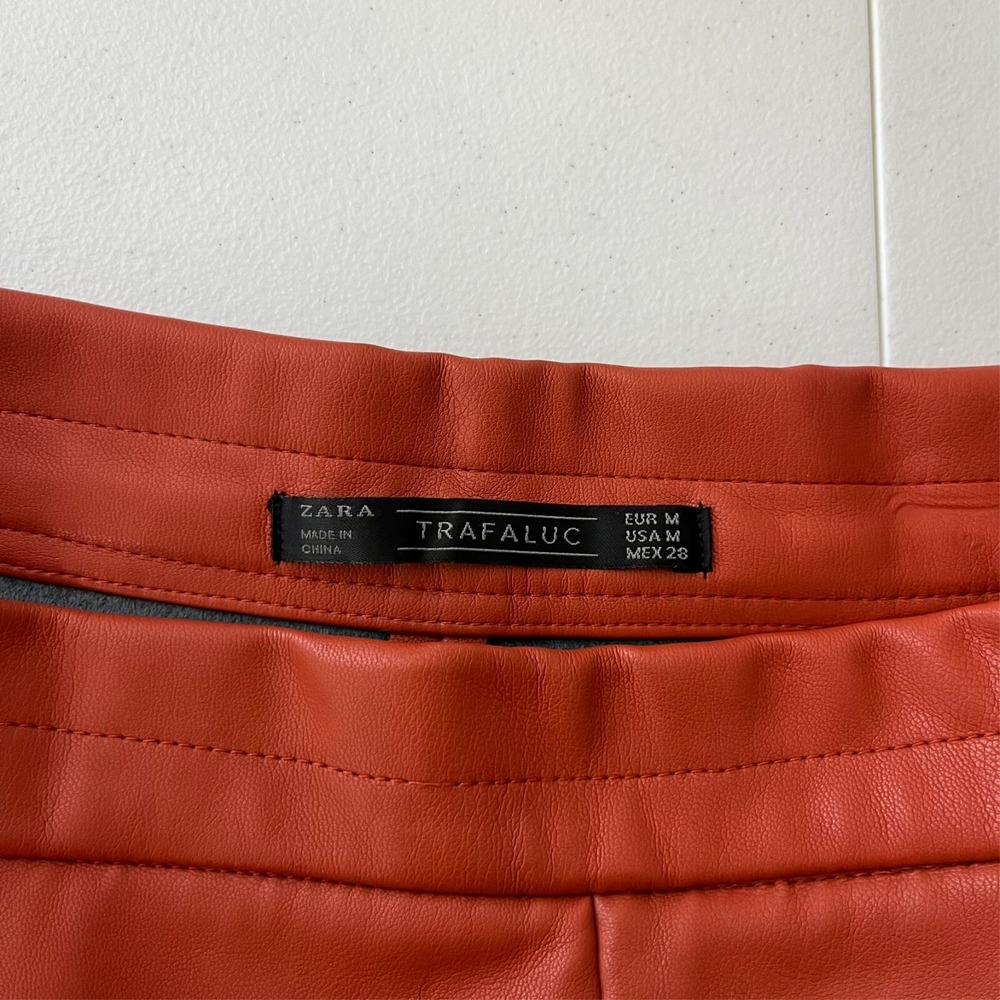 Zara Trafaluc Faux‎ Leather Pants Women's M Orange Side Zip Biker Wide Leg Crop - Picture 8 of 8